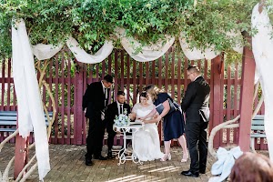 Rebecca O'Sullivan Celebrant place picture